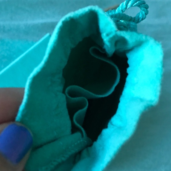 0.925 Sterling Tiffany Heart Toggle Necklace - Picture 5 of 7